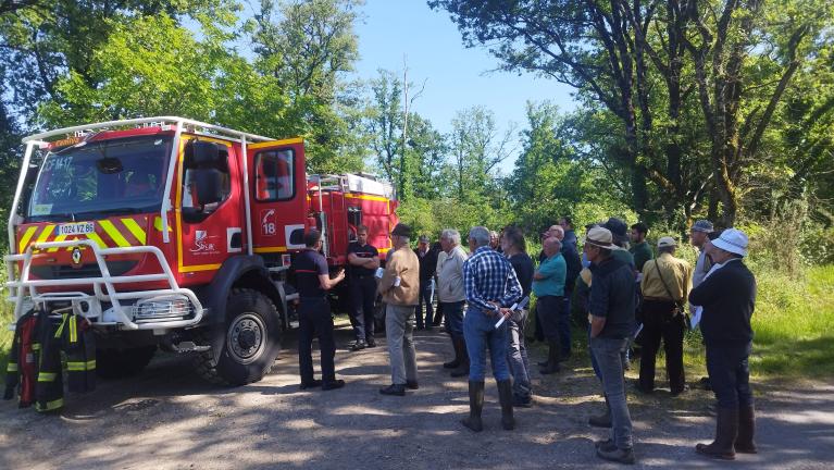 Réunion DFCI Vienne - camion SDIS