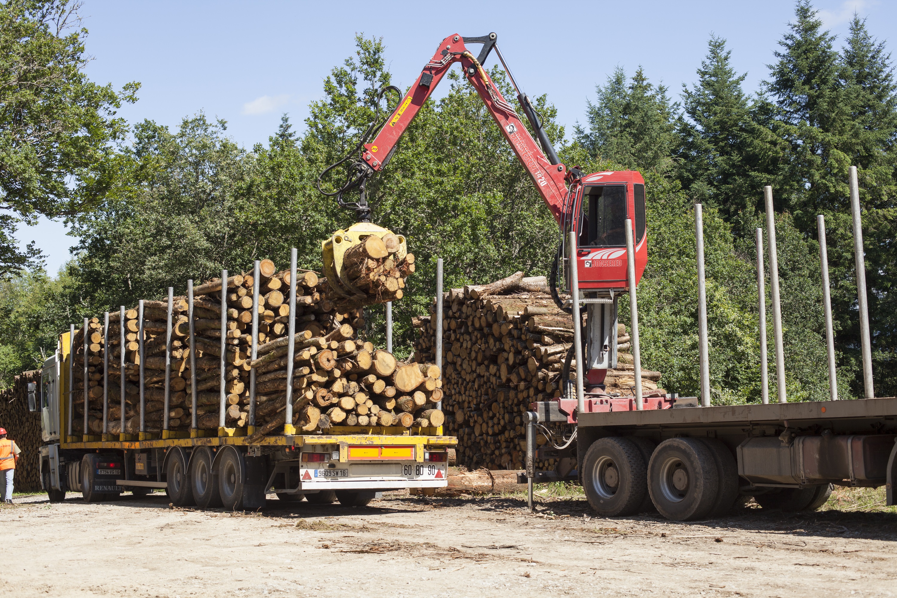 Chargement d'un camion de bois - Photo Sylvain Gaudin – CRPF CA © CNPF